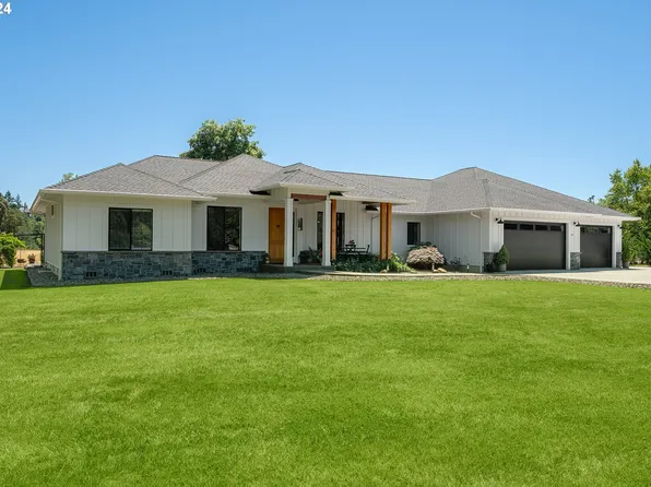 103 River Club Dr, Roseburg, OR 97471