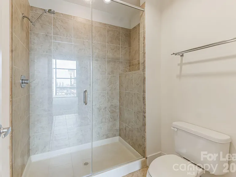 505 E 6th St #504 — Photo 12