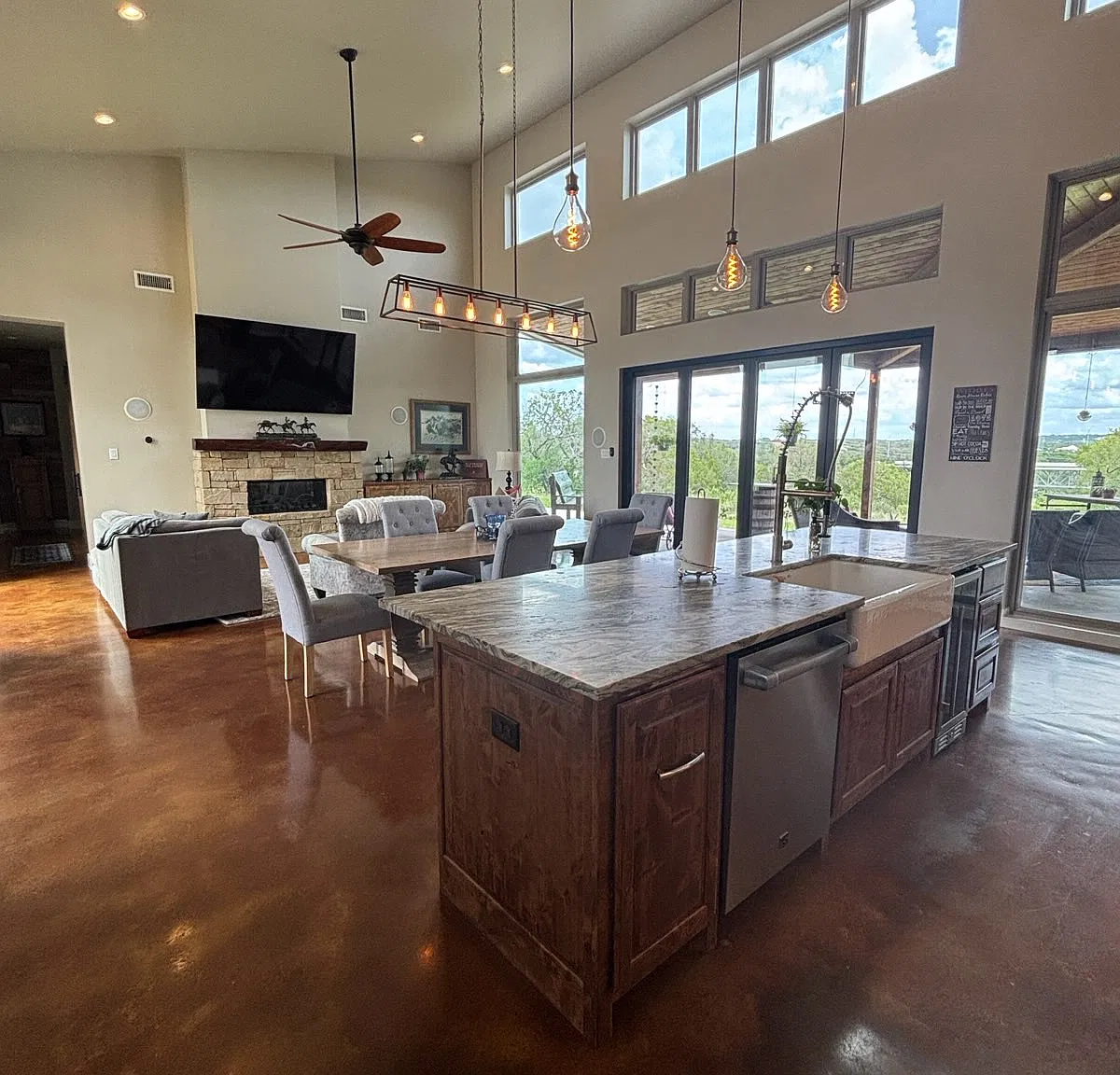 4 bed, 2686 sqft, $7,600 — Photo 4
