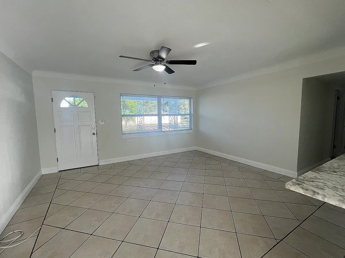 3 bed, 1445 sqft, $2,600 — Photo 2