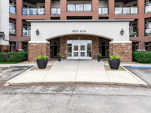 5213 S 61st St #109, Red Deer, AB T4N 6N5