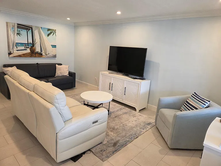 110 Shore Ct #112B — Photo 6