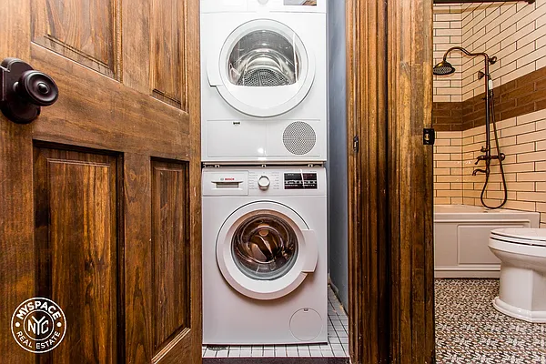 Rented by MySpaceNYC | media 9