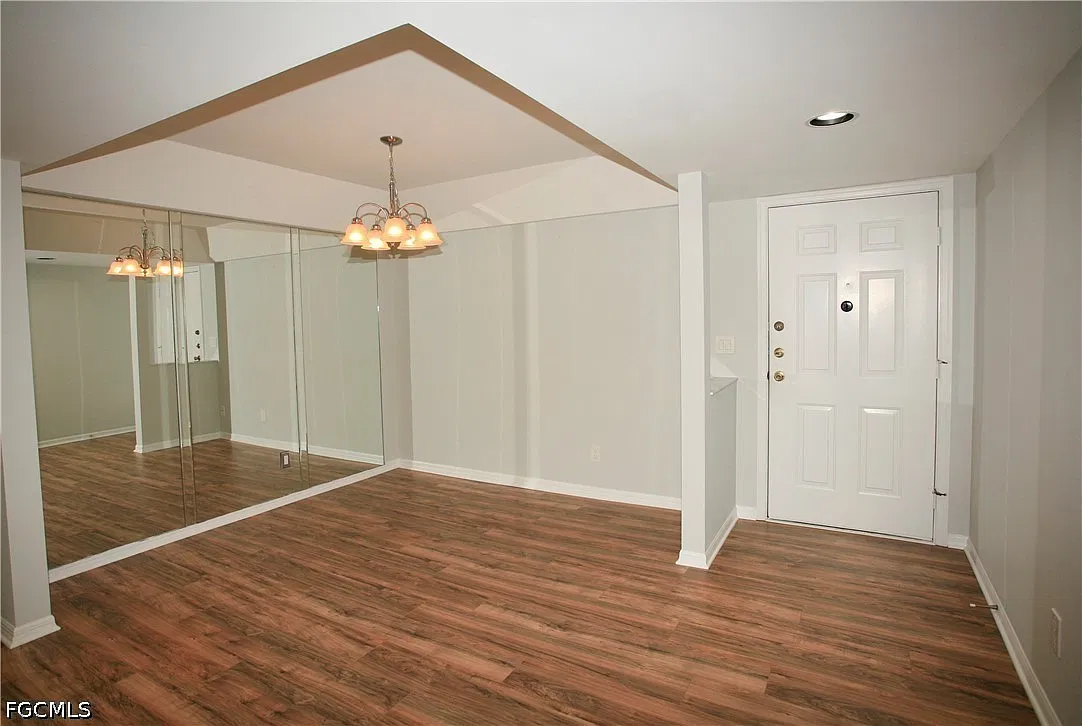 9852 Luna Cir — Photo 4