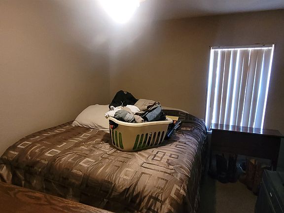 12th image of 114 Eclipse St