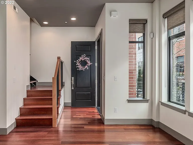 1726 NW Riverscape St — Photo 3