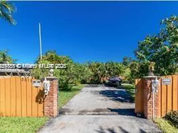 2515 Garfield St, Hollywood, FL 33020