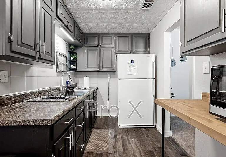 415 N Pennsylvania St — Photo 6