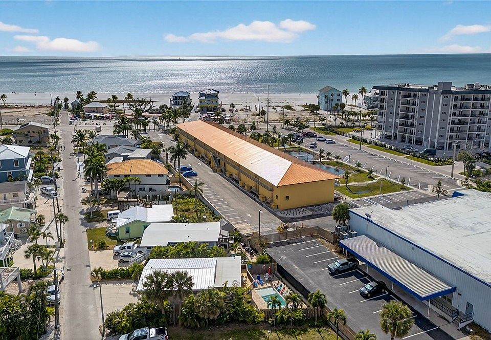 1st image of 201 Miramar St