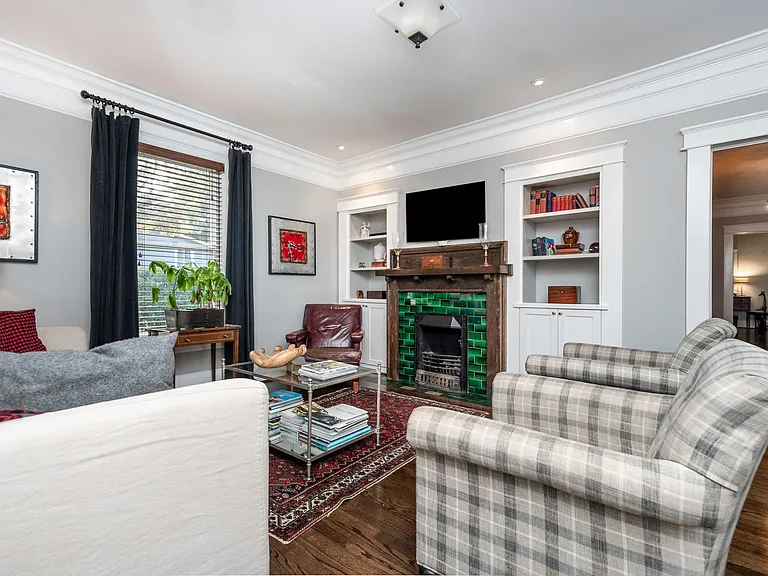 16 Traxler St — Photo 10