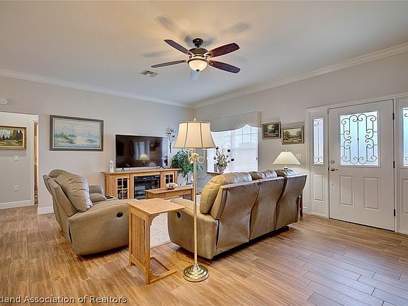 4th image of 4025 Santa Barbara Dr