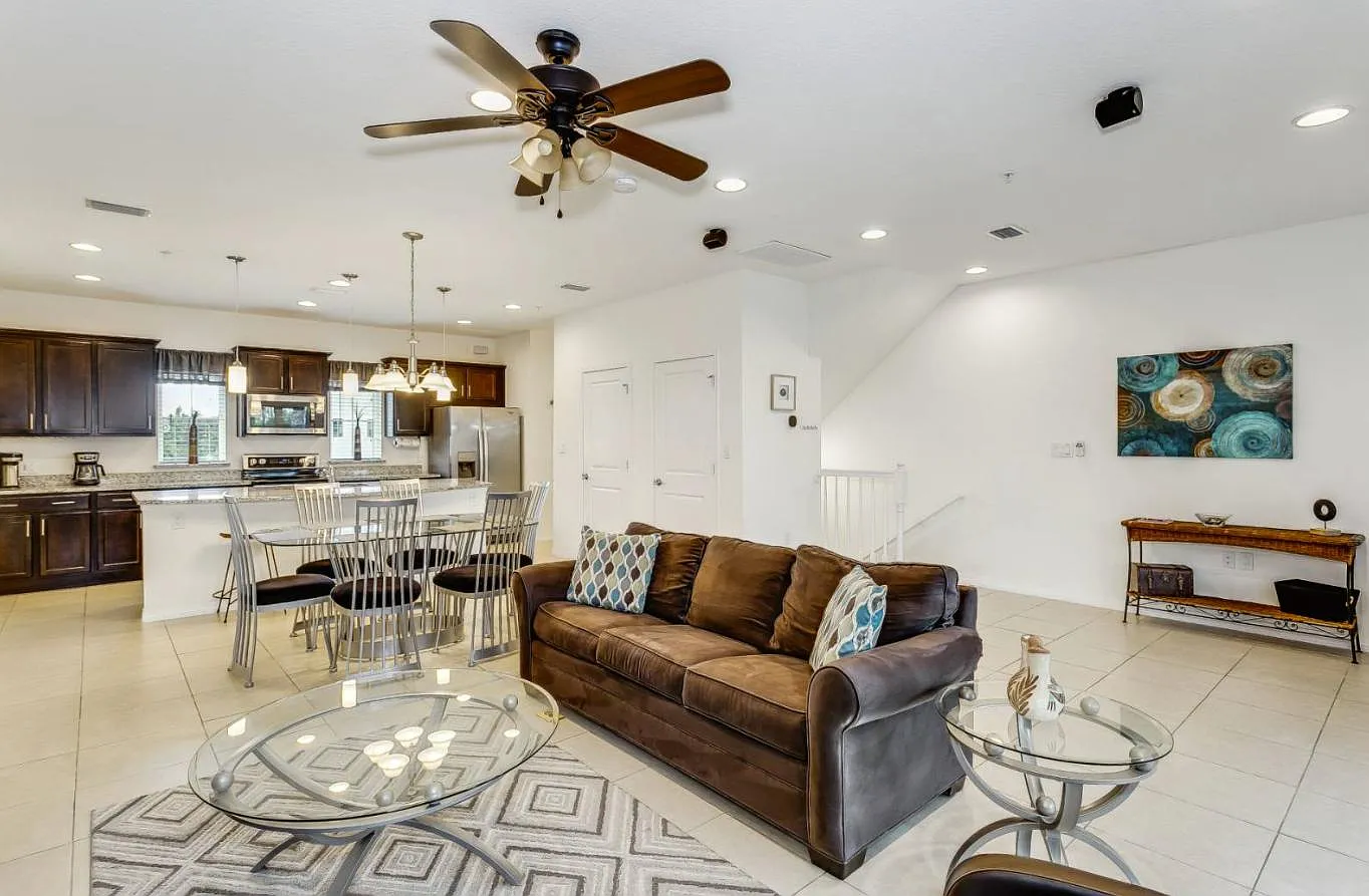 2 bed, 2.5 bath, 1500 sqft, $2,500 — Photo 3