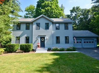 23 Leonardo Dr, Clifton Park, NY 12065