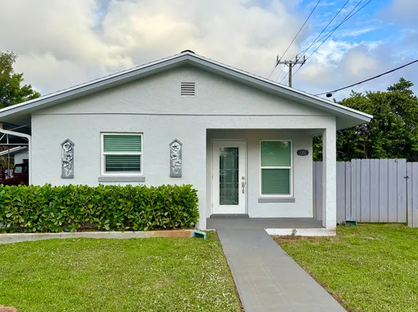 222 SE 3rd St, Boynton Beach, FL 33435