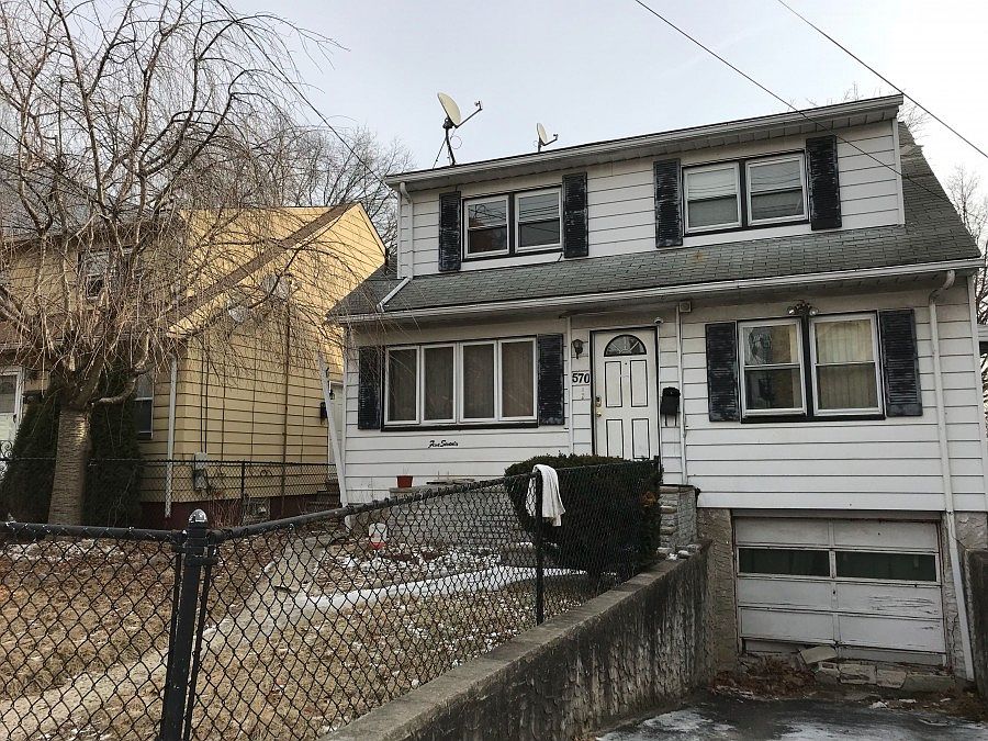 1st image of 570 Sandford Ave