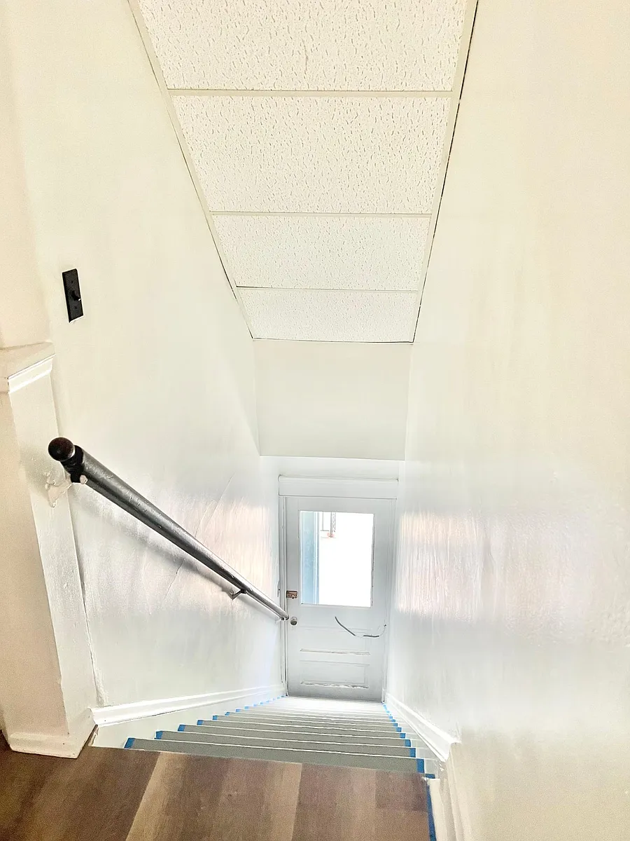 Building Photo - 2420 Kenilworth Ave #2