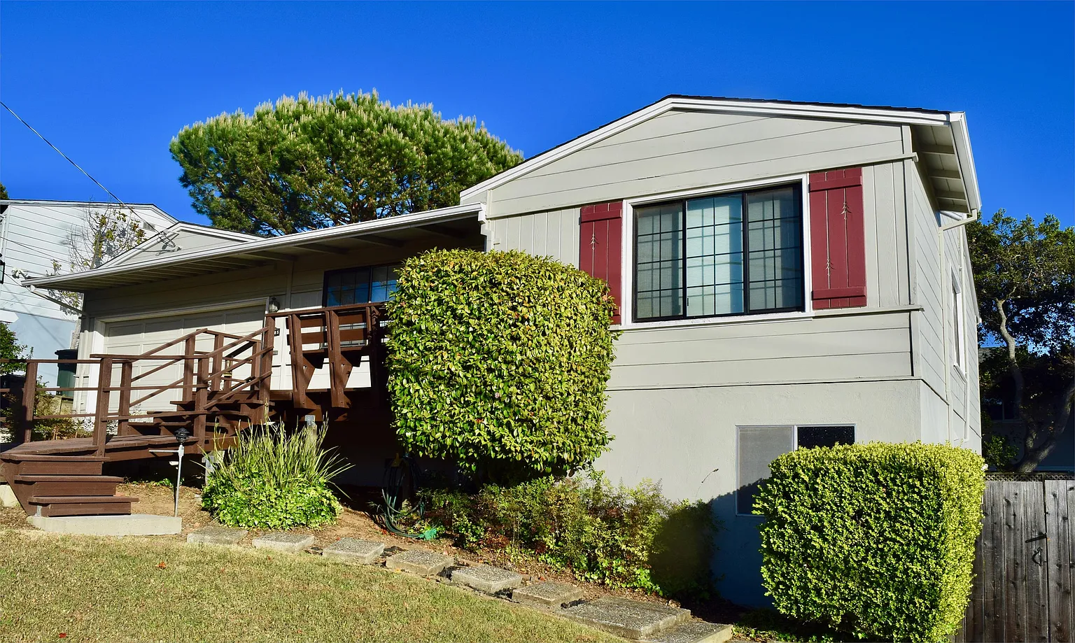 305 La Casa Ave photo 1