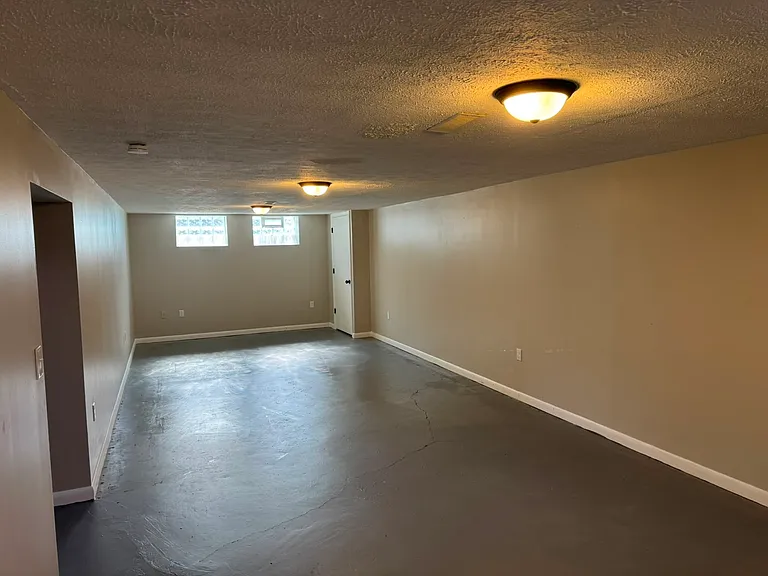 15917 Steinway Blvd — Photo 11