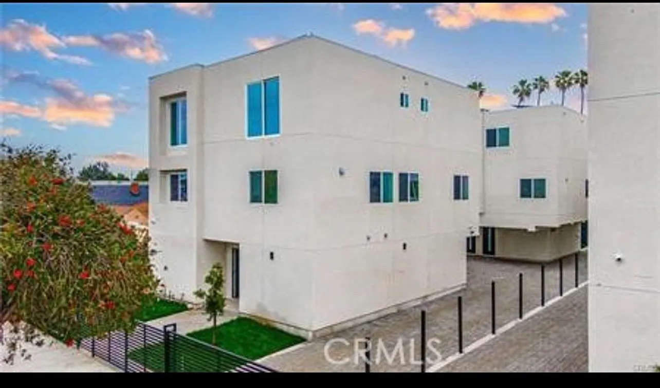 4 bed, 1700 sqft, $3,850 — Photo 1