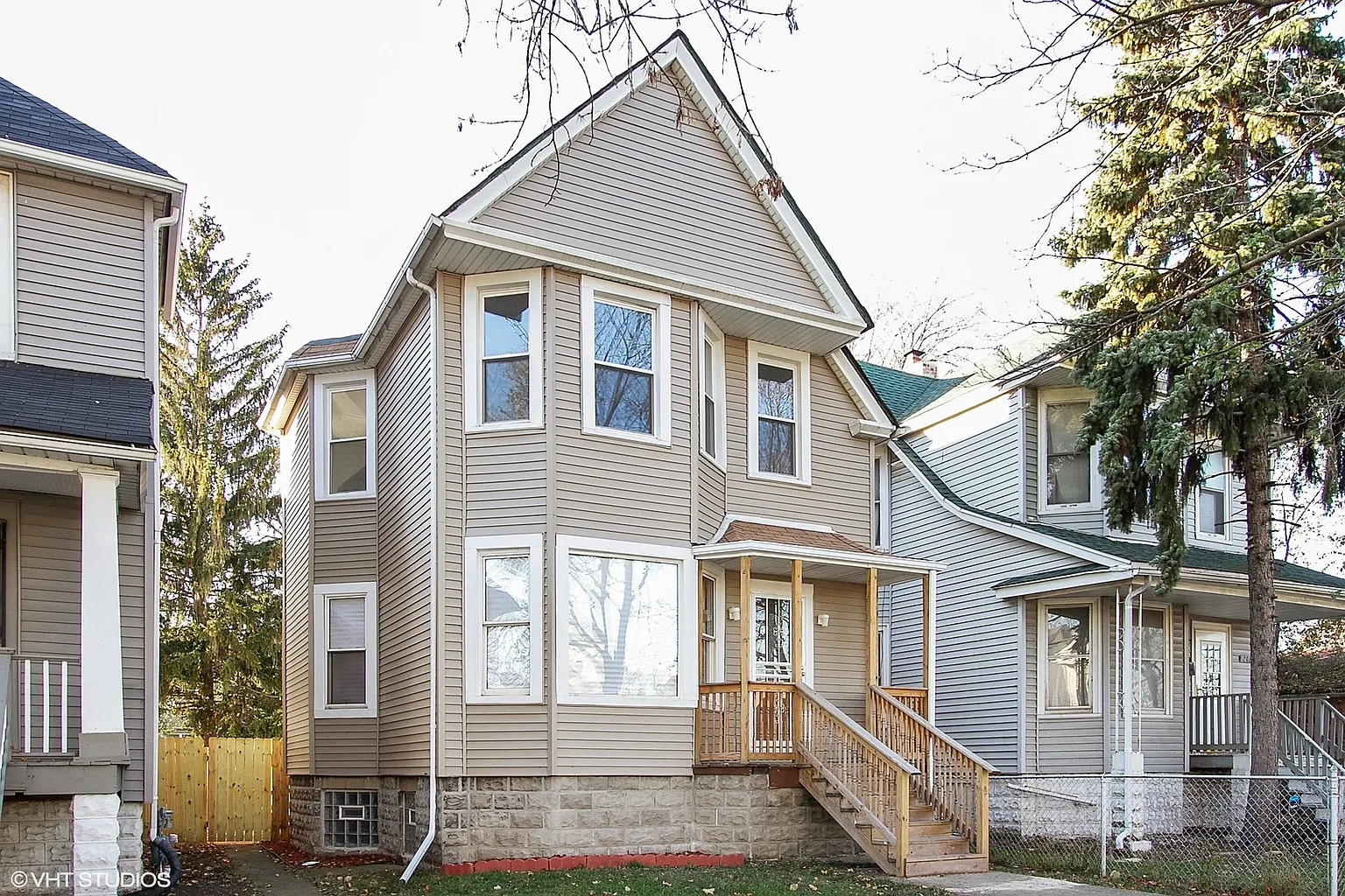8210 S East End Ave photo 1