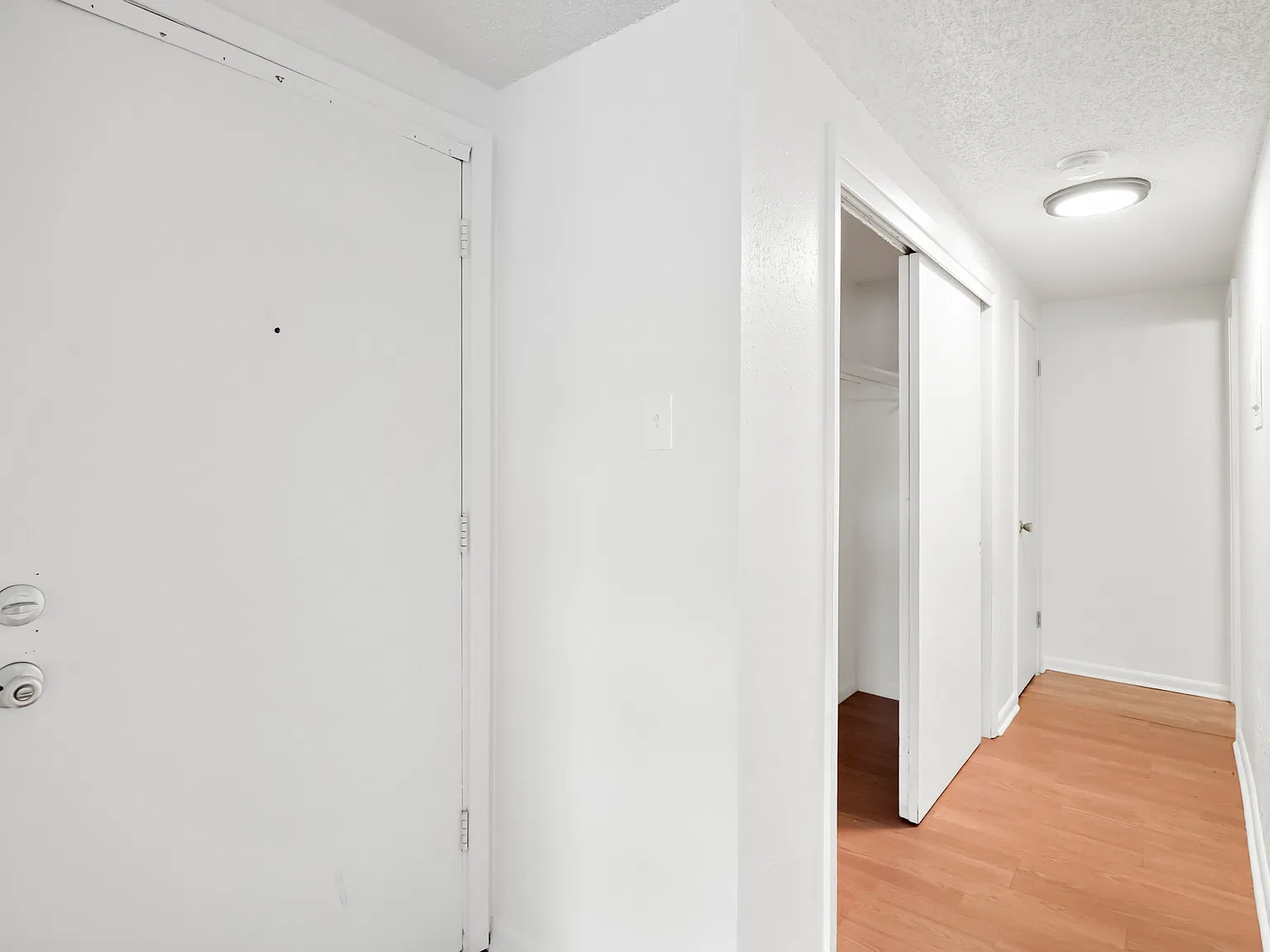 1415 N Pearl St — Photo 3