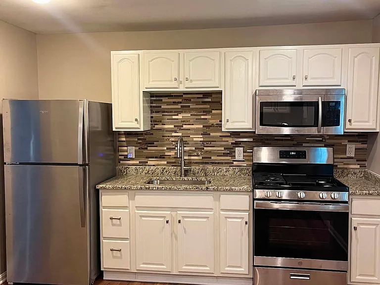 452 Black Rock Ave — Photo 4