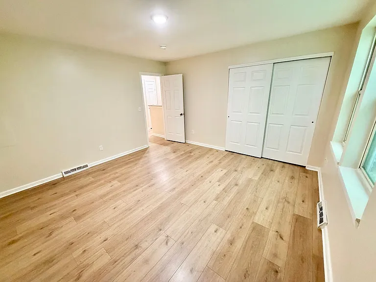 7 Ira Ln — Photo 8