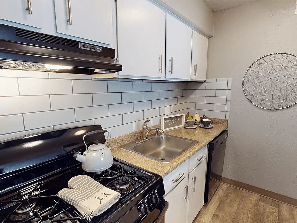Wyoming Place Apartments — Photo 4
