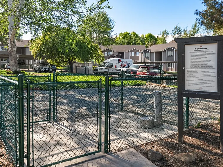 Sienna Pointe — Photo 13