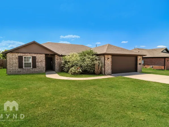 507 Eagle Dr, Gravette, AR 72736