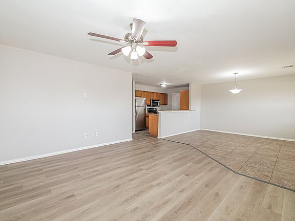 5th image of 1933 Creekridge Dr