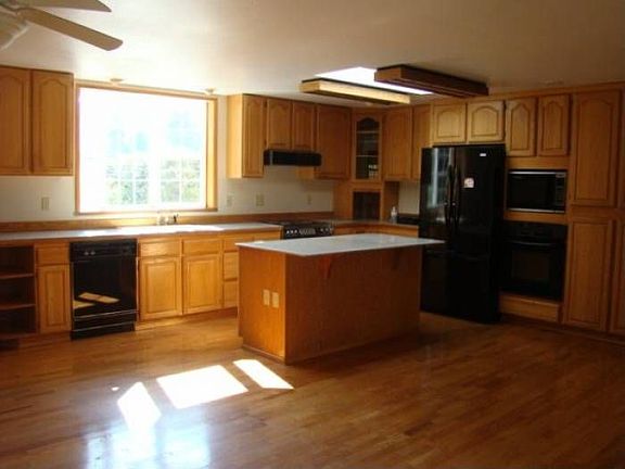 Kitchen - 2nd picture
