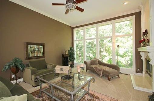 4th image of 5817 Manor Dr