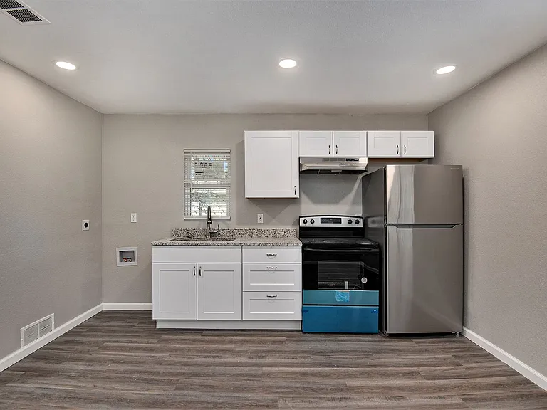 408 Dawson Cir #B — Photo 10