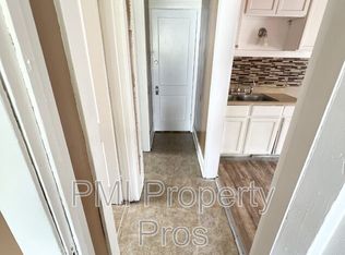 3319 N 28th St, Milwaukee, WI 53216