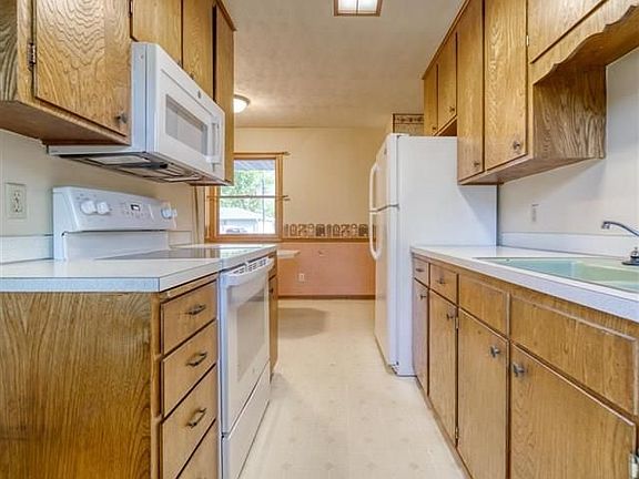 5th image of 2067 E 20th St