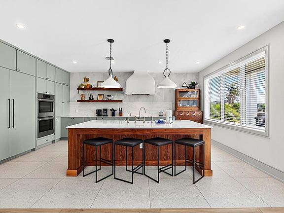 5th image of 100 12th St N