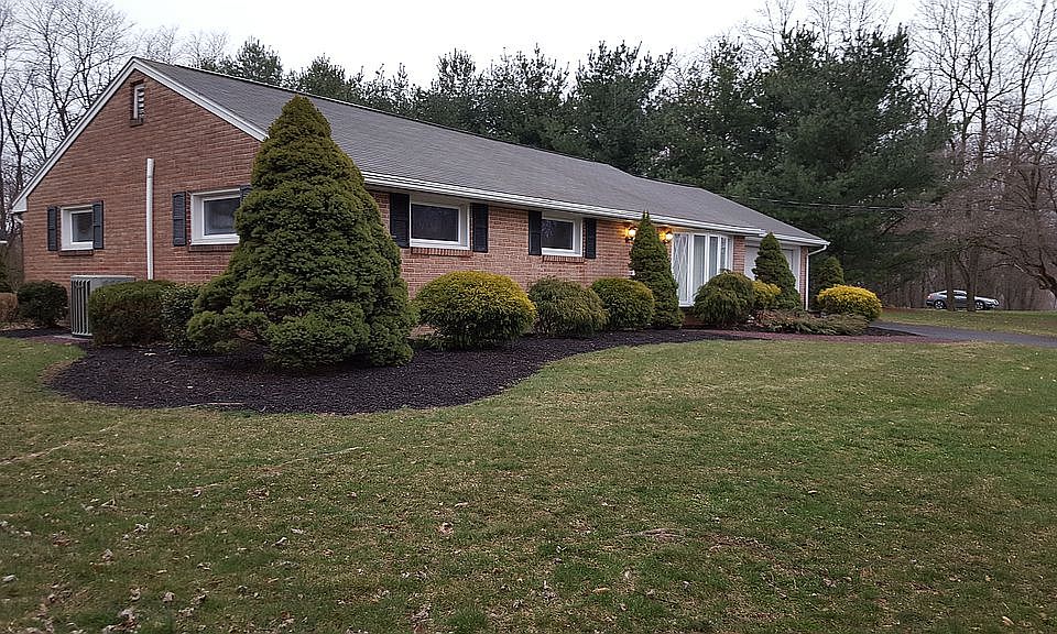 1st image of 647 Fairmont Ave