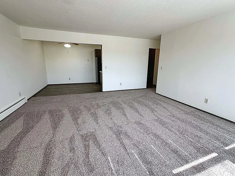 Southgate Apartments — Photo 40