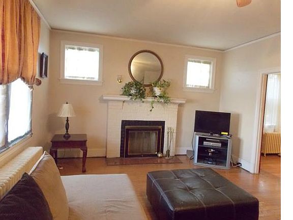 2nd image of 2614 Barton Ave