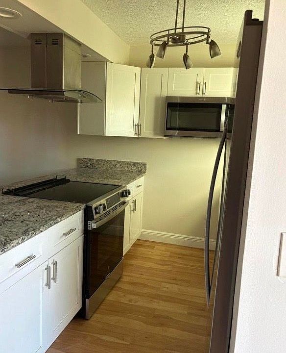 1st image of 5106 Pier Dr