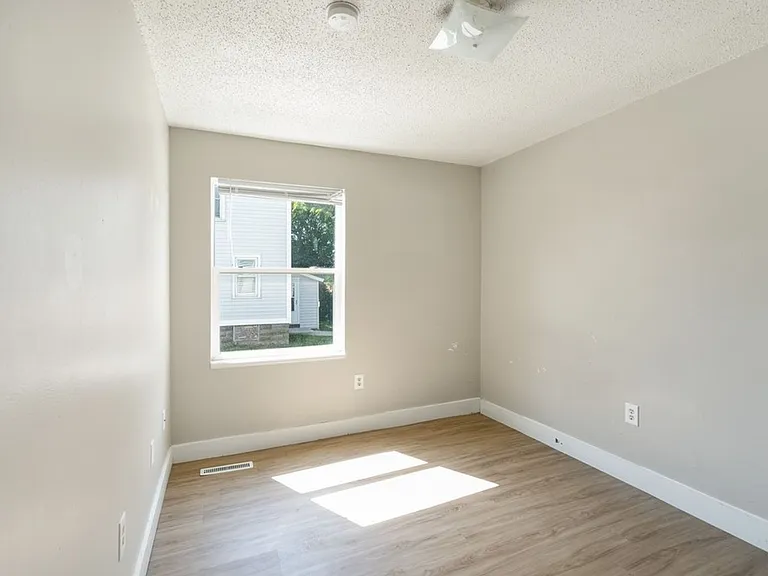 1015 W 22nd St - Cedar Falls — Photo 12