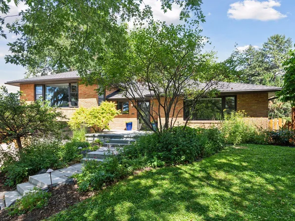 209 Ottawa Ave S, Golden Valley, MN 55416