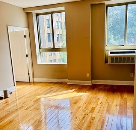 3rd image of 45 S Broadway Ave #5B