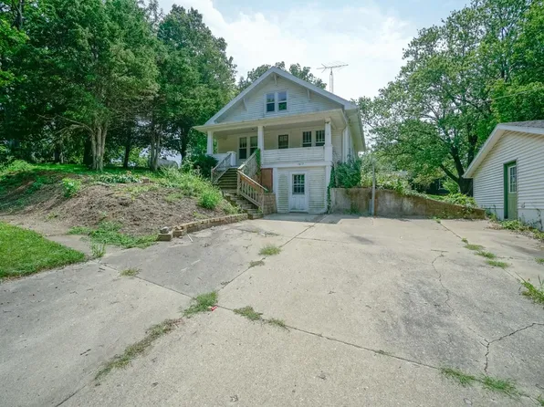 2813 W Scioto Mills Rd, Freeport, IL 61032