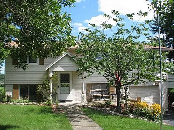 56 Wildflower Dr, Rochester, NY 14623