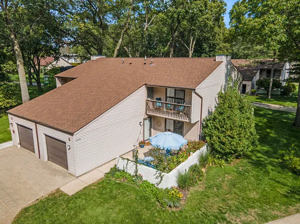 17458 Dunewood Ct Unit B, Spring Lake, MI 49456
