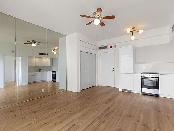 3rd image of 2109 Bayshore Blvd Unit 503