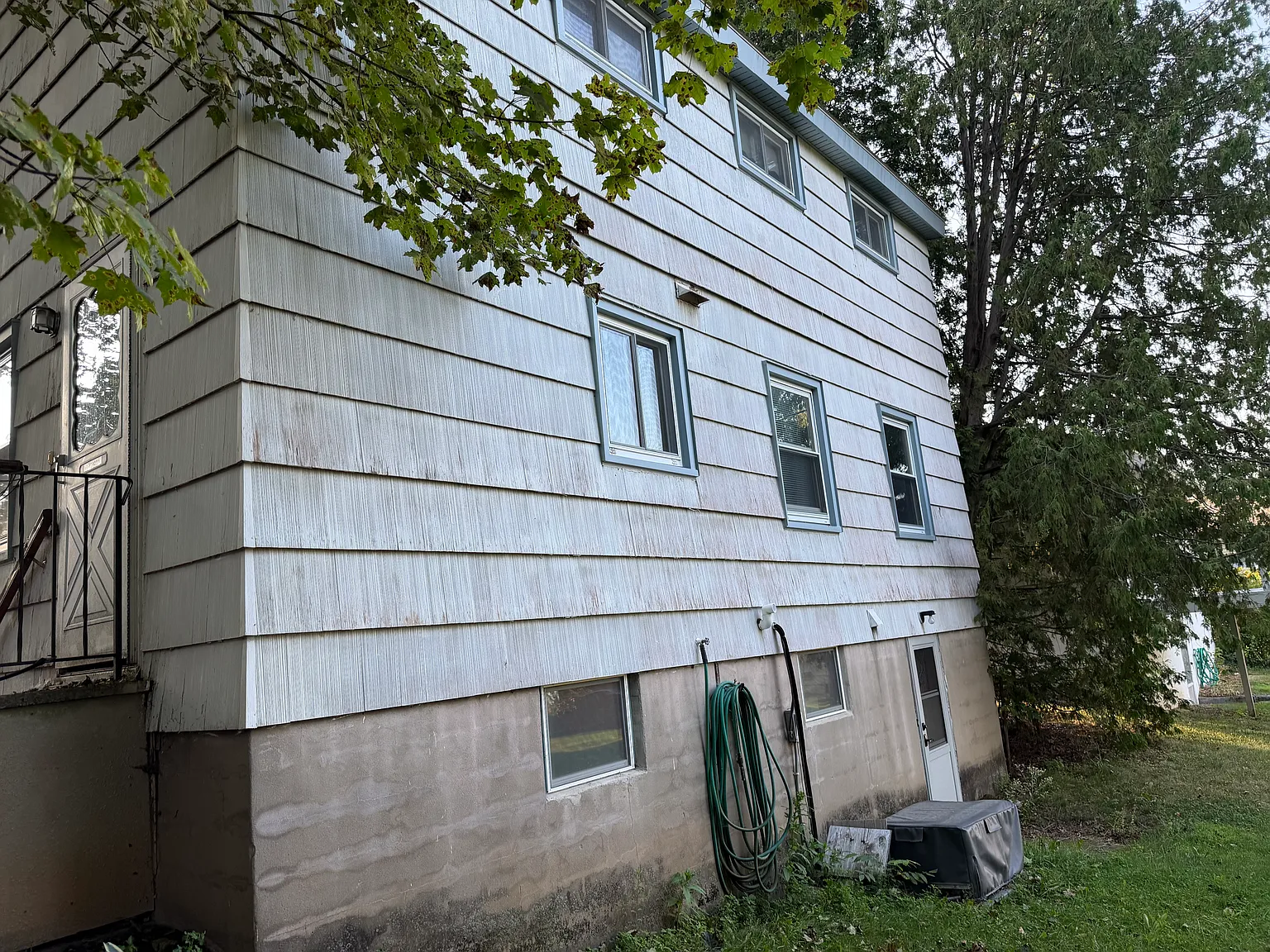 5 bed, 1260 sqft, $2,500 — Photo 3