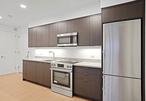 4th image of 662 Pacific St #9E